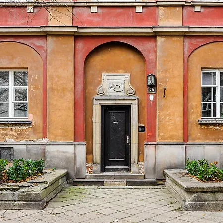 Lumina Duplex In Old Town Apartment